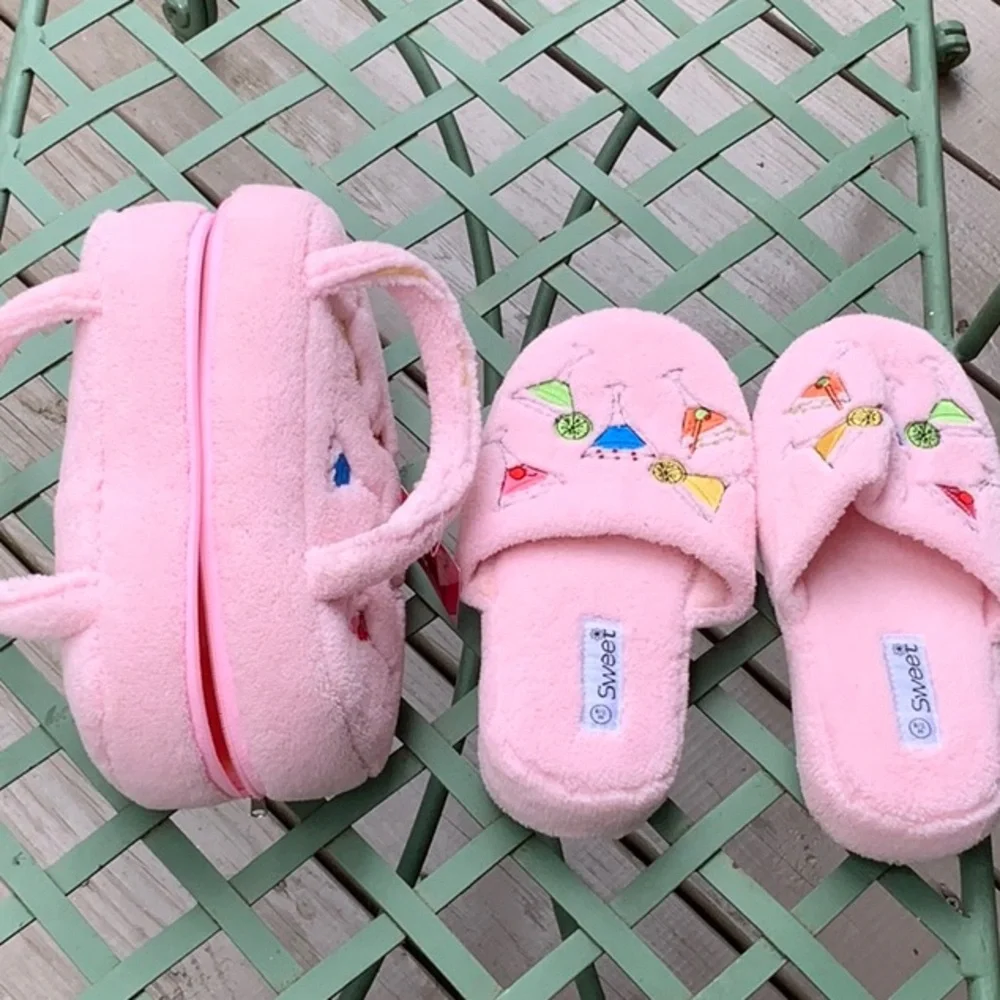 Slippers - Picture 3 of 5